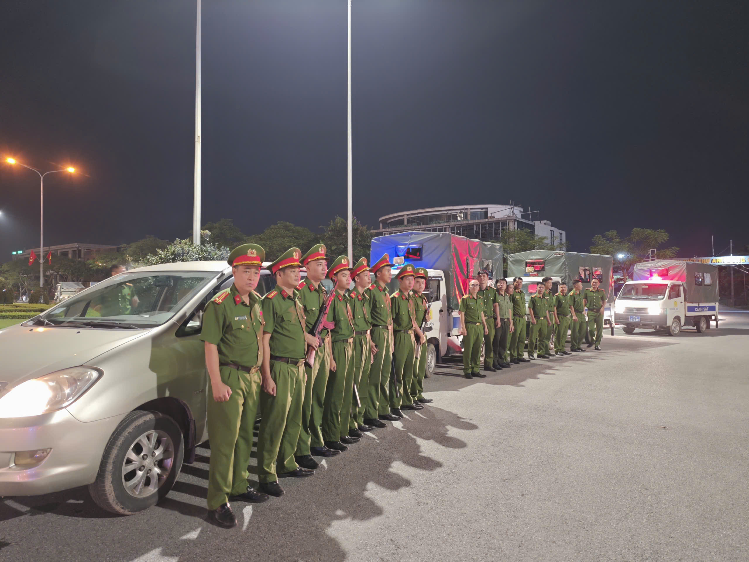 Công an phường Hưng Đạo và Phân trại tạm giam Hưng Đạo phối hợp tuần tra đảm bảo ANTT Quốc khánh 2/9